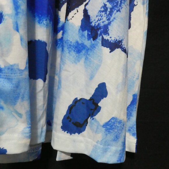 MS BASIC | large | Blue and White Floral Dress - Picture 14 of 16